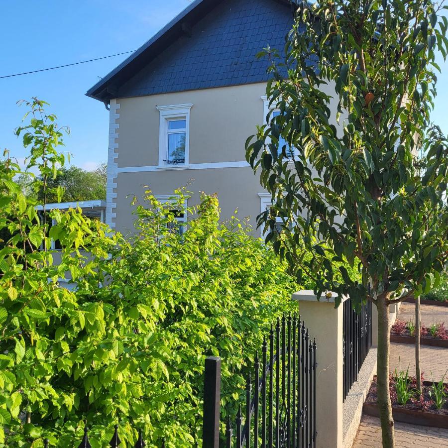 Komfort Ferienwohnungen Mit Wellness-Garten - Gaestehaus Am Bachlauf - Losheim Am See Bagian luar foto