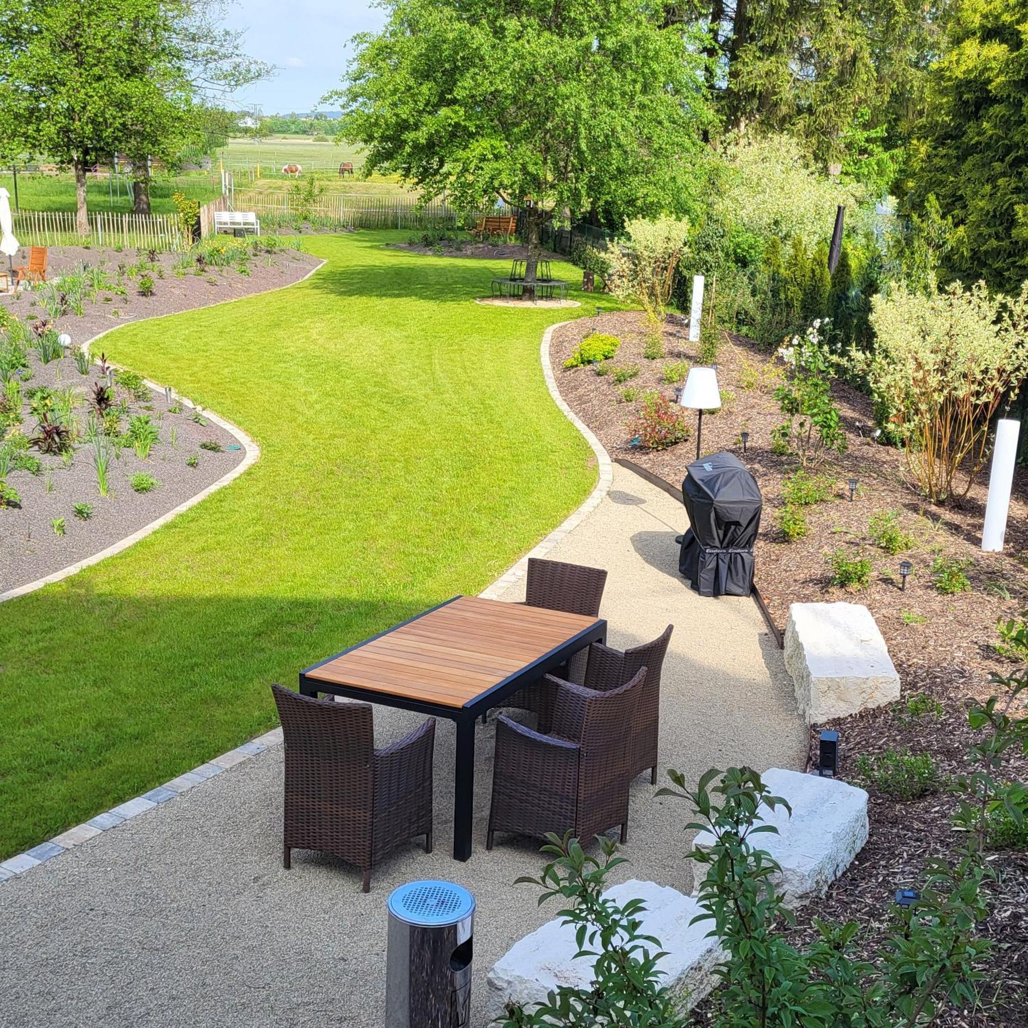Komfort Ferienwohnungen Mit Wellness-Garten - Gaestehaus Am Bachlauf - Losheim Am See Ruang foto